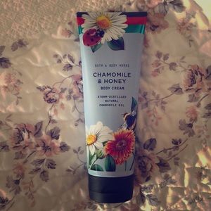 Bath & Body Works Chamomile and Honey Body Cream